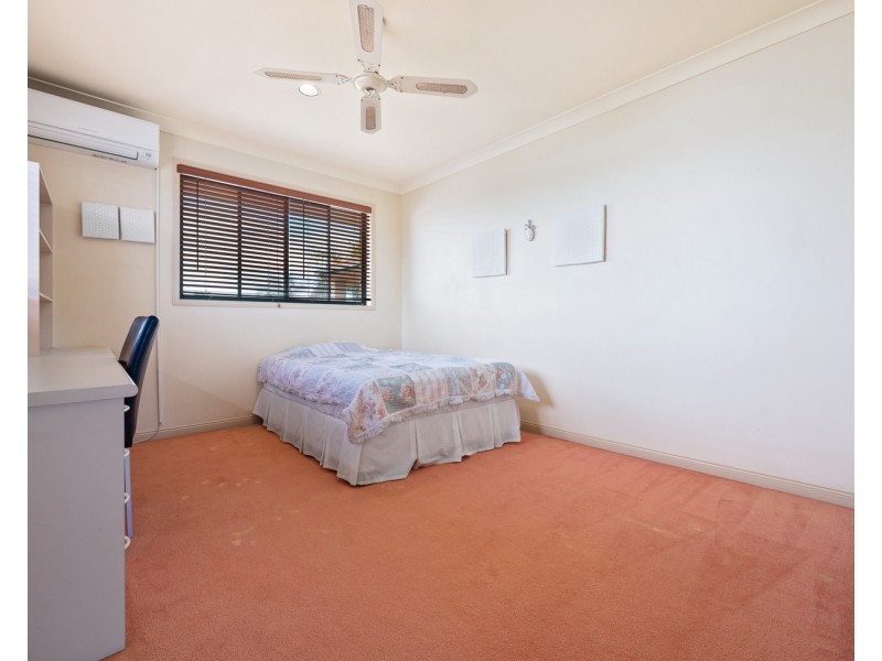 12 Arun Drive, Arundel QLD 4214