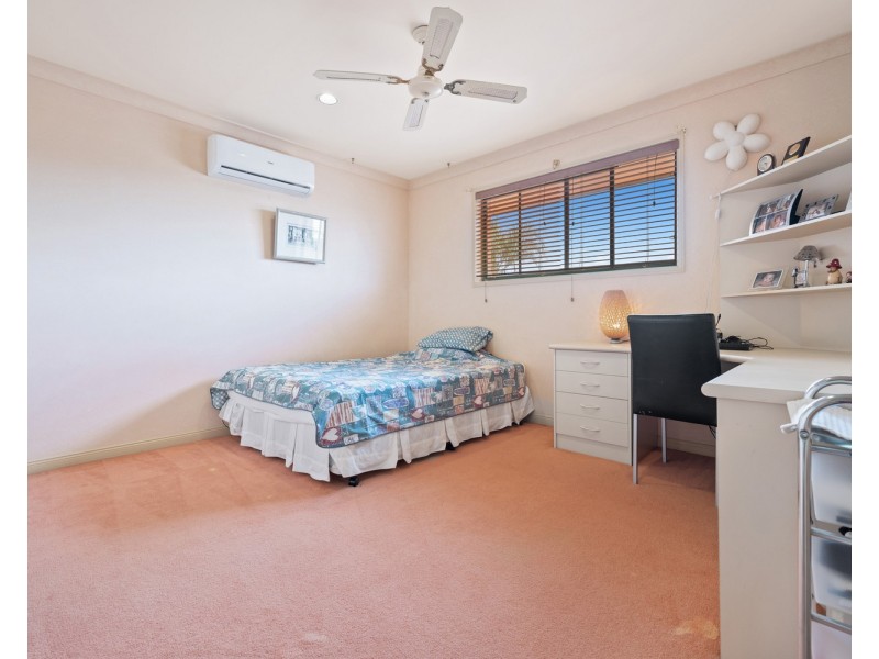 12 Arun Drive, Arundel QLD 4214