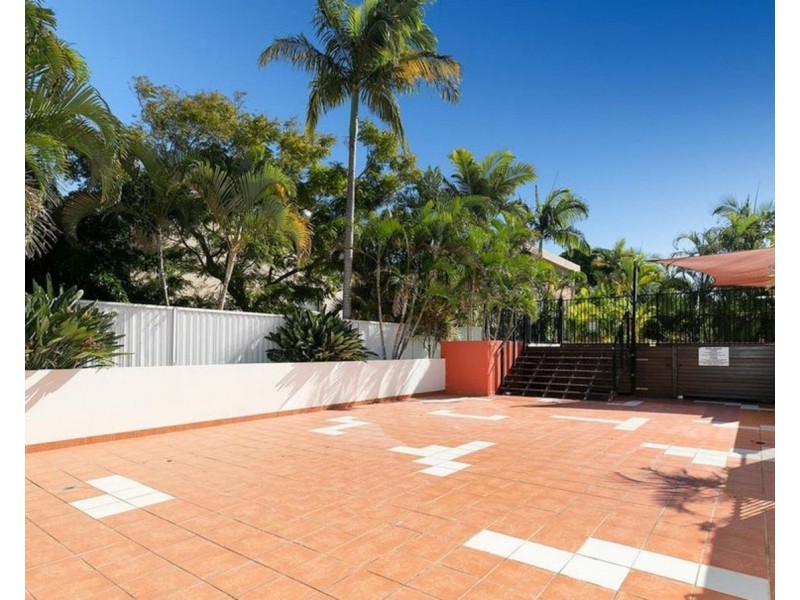 1/14 Little Norman Street, Southport QLD 4215