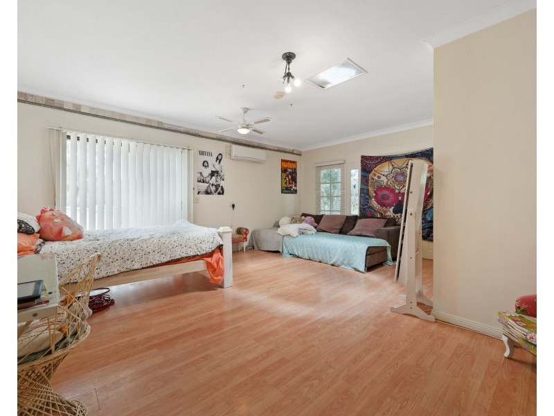 2 James Cagney Close, Parkwood QLD 4214