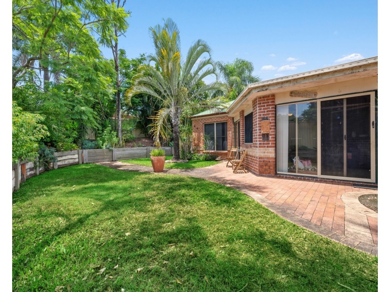 2 James Cagney Close, Parkwood QLD 4214