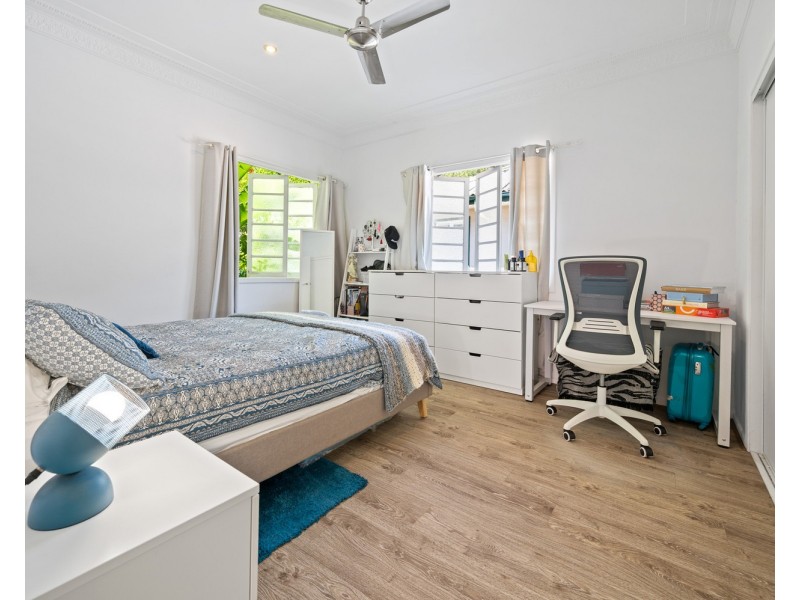 7 Walton Street, Southport QLD 4215