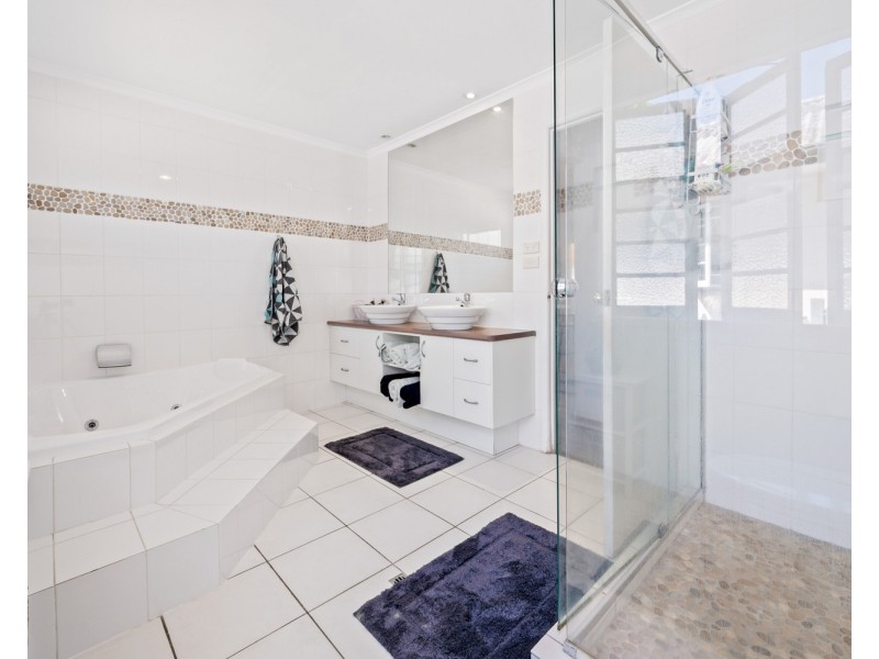 7 Walton Street, Southport QLD 4215