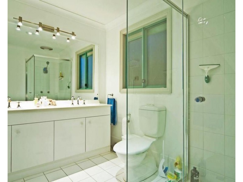 1a/3 Lee Road, Runaway Bay QLD 4216