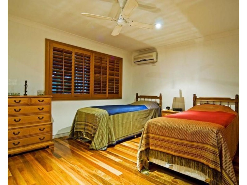 1a/3 Lee Road, Runaway Bay QLD 4216