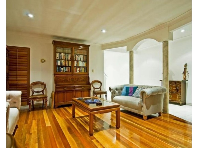 1a/3 Lee Road, Runaway Bay QLD 4216