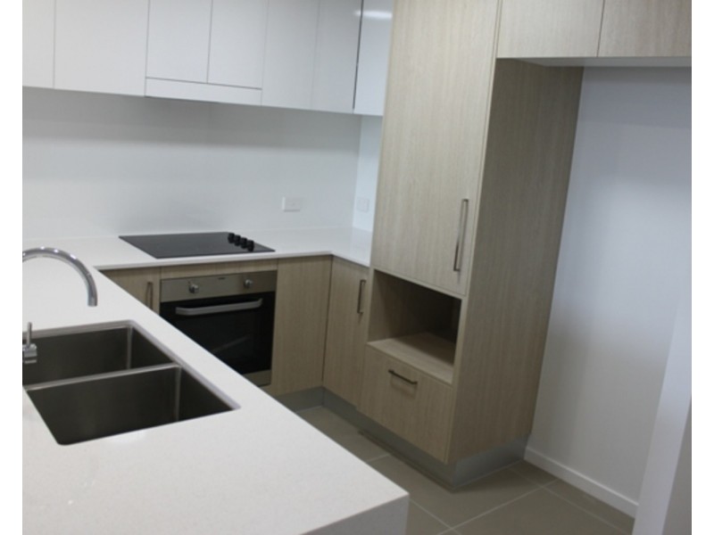 504/26 Spendelove Avenue, Southport QLD 4215