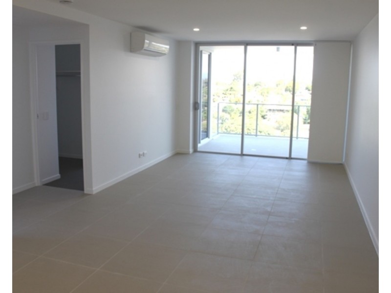 504/26 Spendelove Avenue, Southport QLD 4215