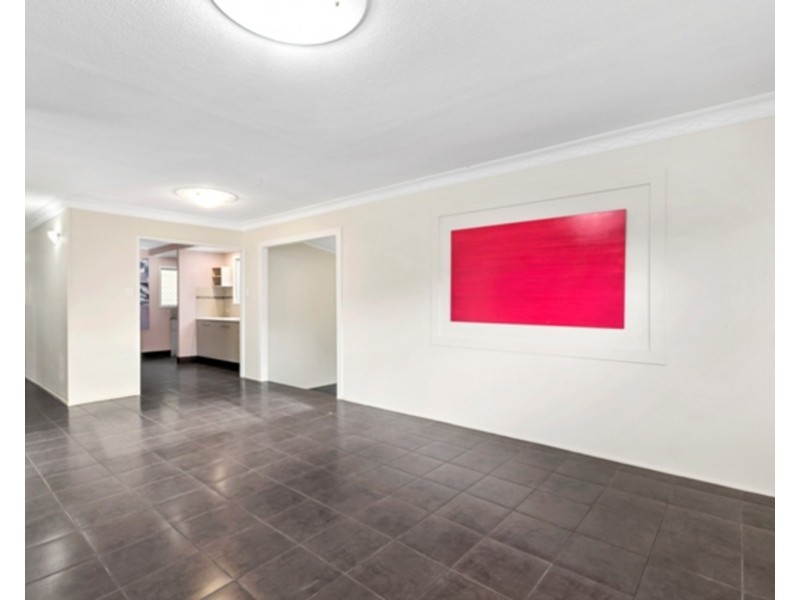 14 Elaine Street, Southport QLD 4215