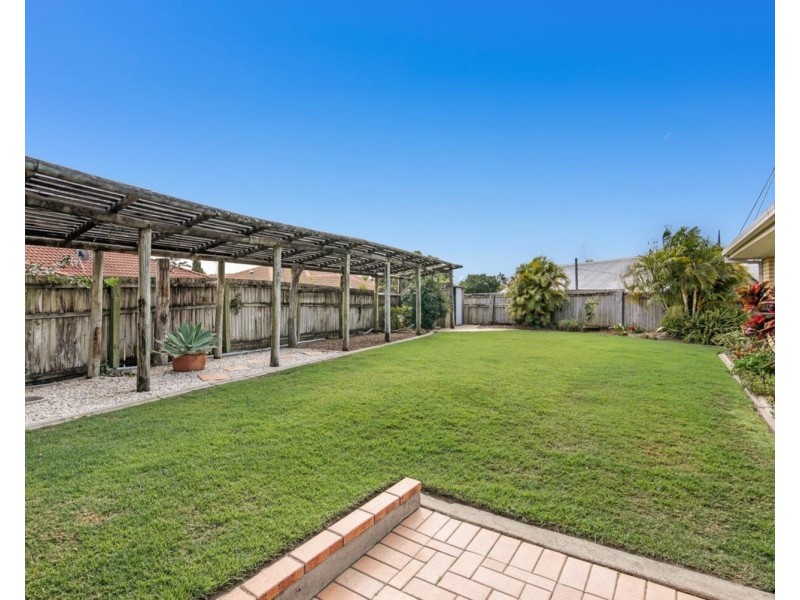 8 Solar Court, Benowa QLD 4217