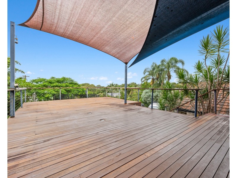 26 Tambourah Drive, Benowa QLD 4217