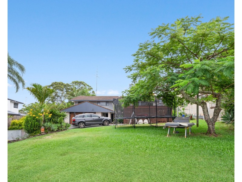 26 Tambourah Drive, Benowa QLD 4217