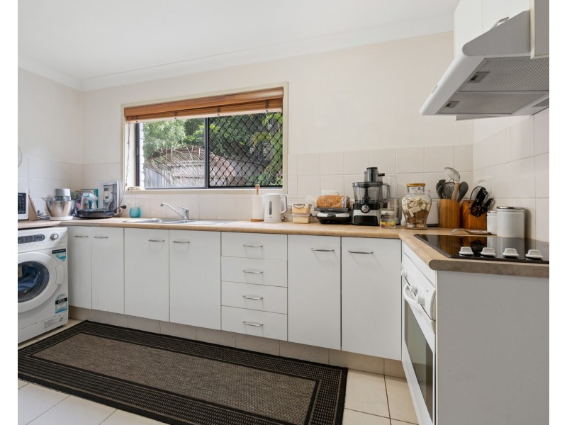 26 Tambourah Drive, Benowa QLD 4217