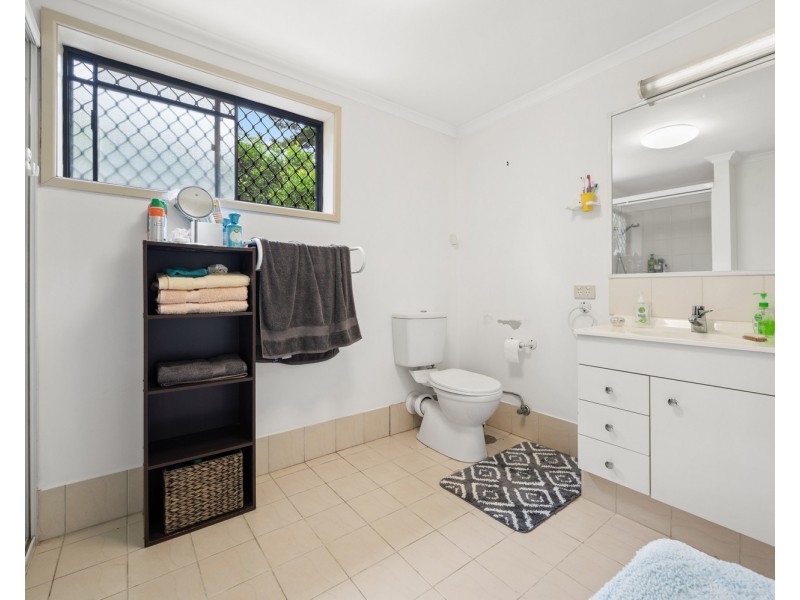 26 Tambourah Drive, Benowa QLD 4217