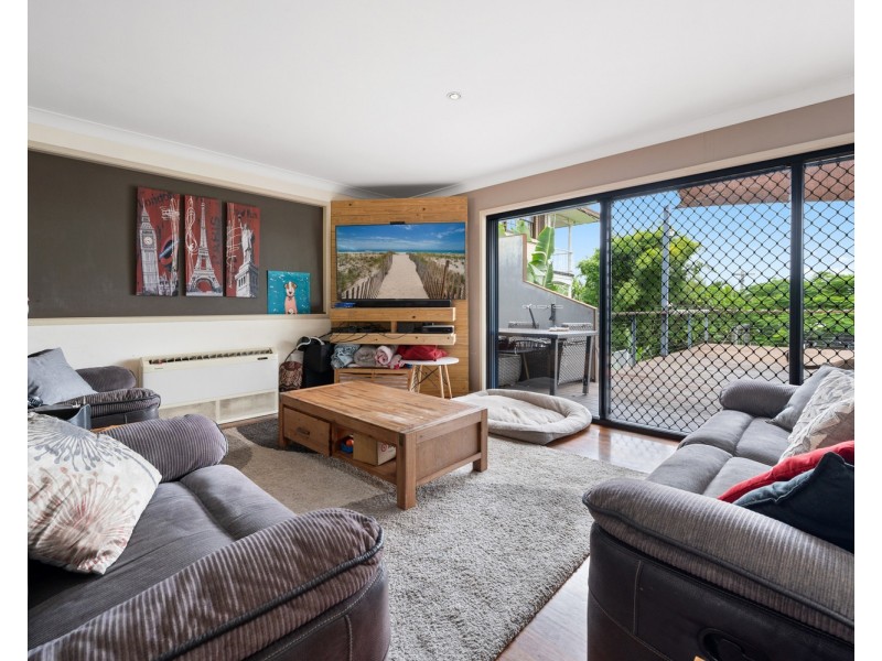 26 Tambourah Drive, Benowa QLD 4217