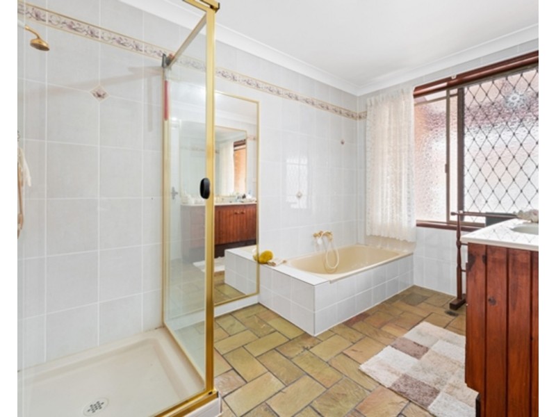 23 Harley Street, Labrador QLD 4215