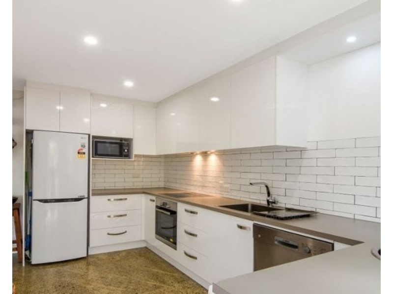 1/17 Woodroffe Avenue, Main Beach QLD 4217