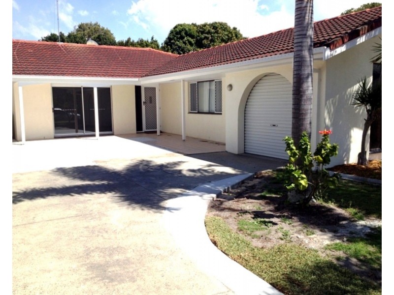 16 York Street, Southport QLD 4215