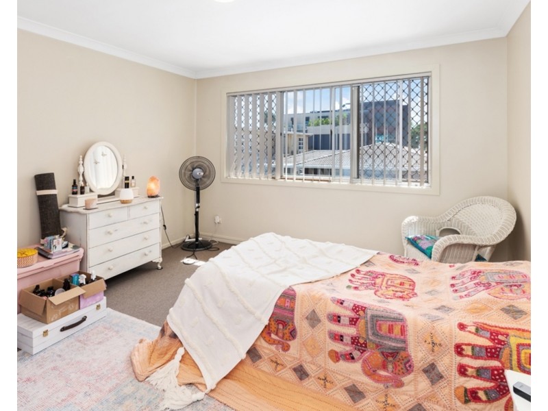 8/10 Railway Street, Southport QLD 4215