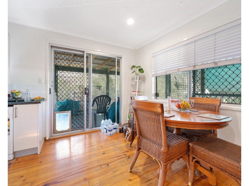 15 Warana Avenue, Southport QLD 4215