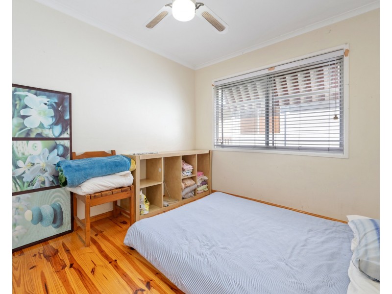 15 Warana Avenue, Southport QLD 4215