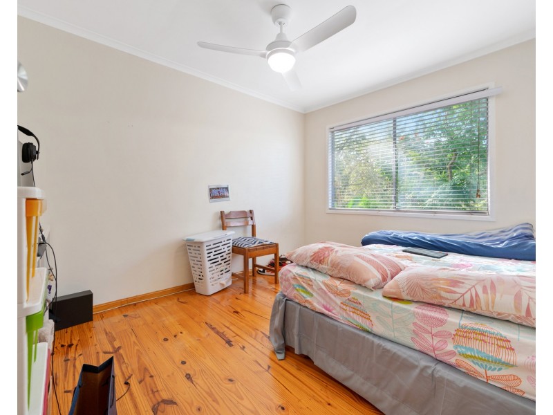 15 Warana Avenue, Southport QLD 4215