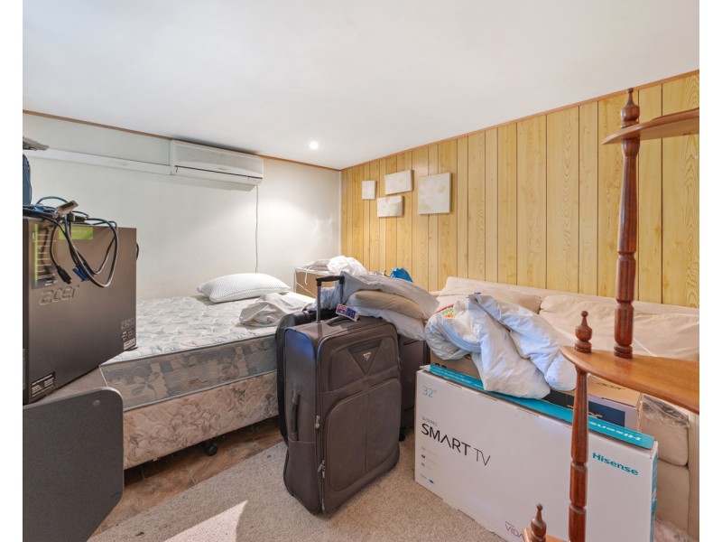 15 Warana Avenue, Southport QLD 4215