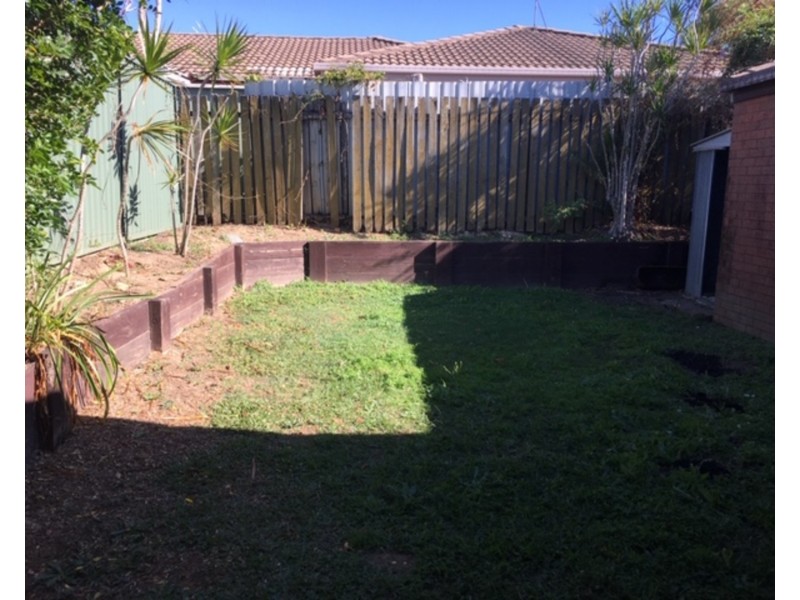 2/15 Callistemon Court, Arundel QLD 4214