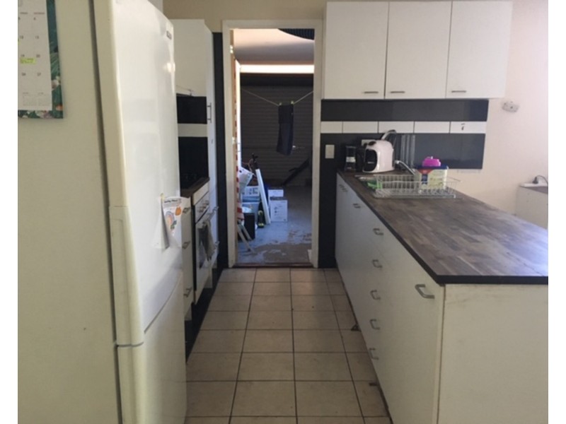 2/15 Callistemon Court, Arundel QLD 4214