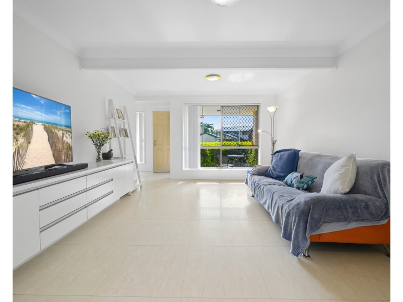 13/8 West King Street, Southport QLD 4215