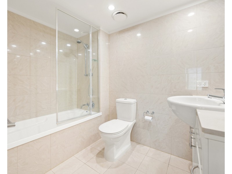 2303/Pivotal Point 50 Marine Parade, Southport QLD 4215
