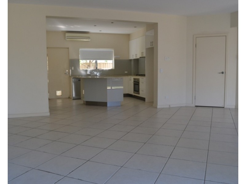 1B Bradbrook Street, Southport QLD 4215