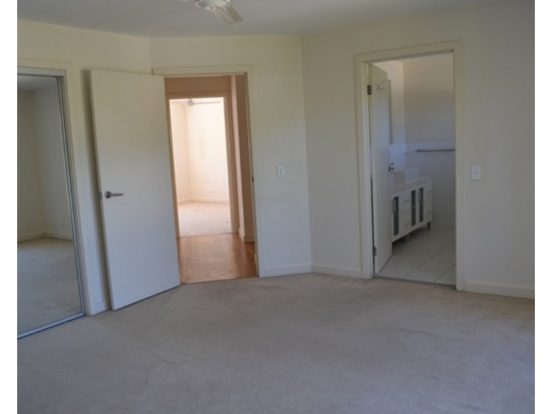 1B Bradbrook Street, Southport QLD 4215