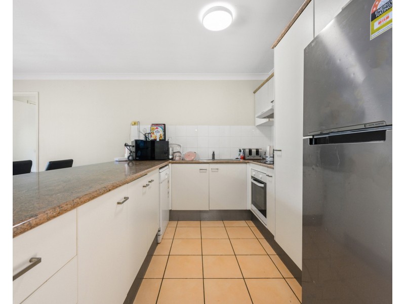 2 Trentham Court, Arundel QLD 4214