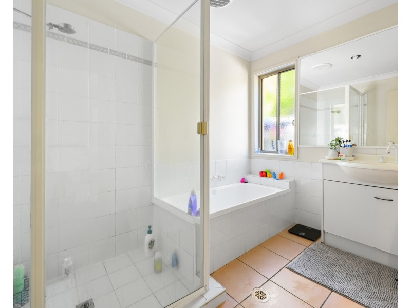 2 Trentham Court, Arundel QLD 4214