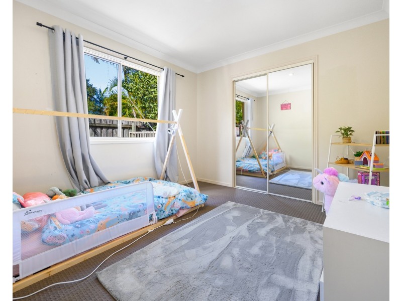 2 Trentham Court, Arundel QLD 4214