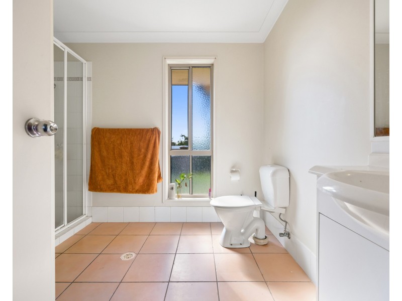 2 Trentham Court, Arundel QLD 4214
