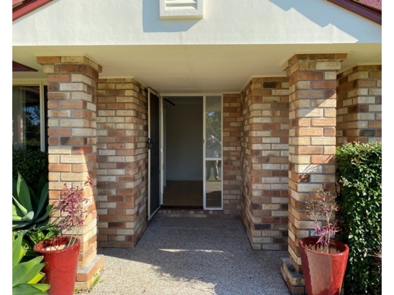 91 Crestwood Drive, Molendinar QLD 4214