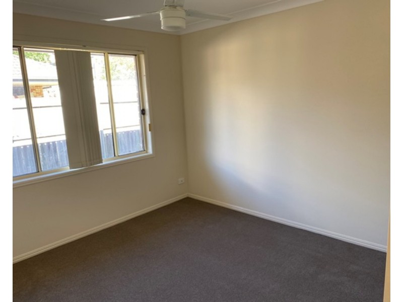 91 Crestwood Drive, Molendinar QLD 4214