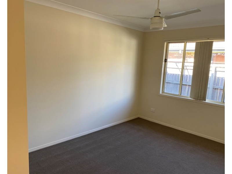 91 Crestwood Drive, Molendinar QLD 4214