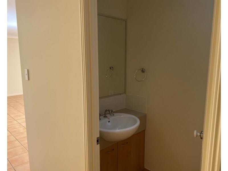 91 Crestwood Drive, Molendinar QLD 4214