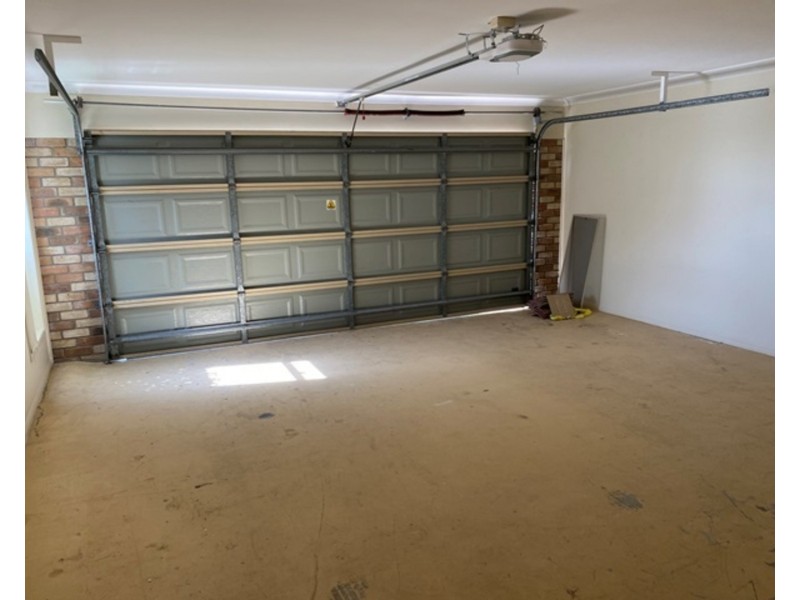 91 Crestwood Drive, Molendinar QLD 4214