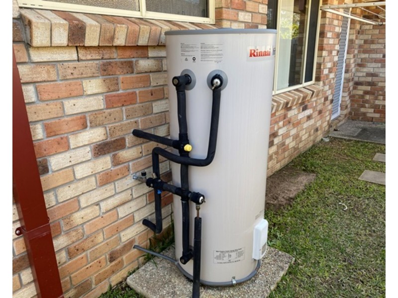 91 Crestwood Drive, Molendinar QLD 4214