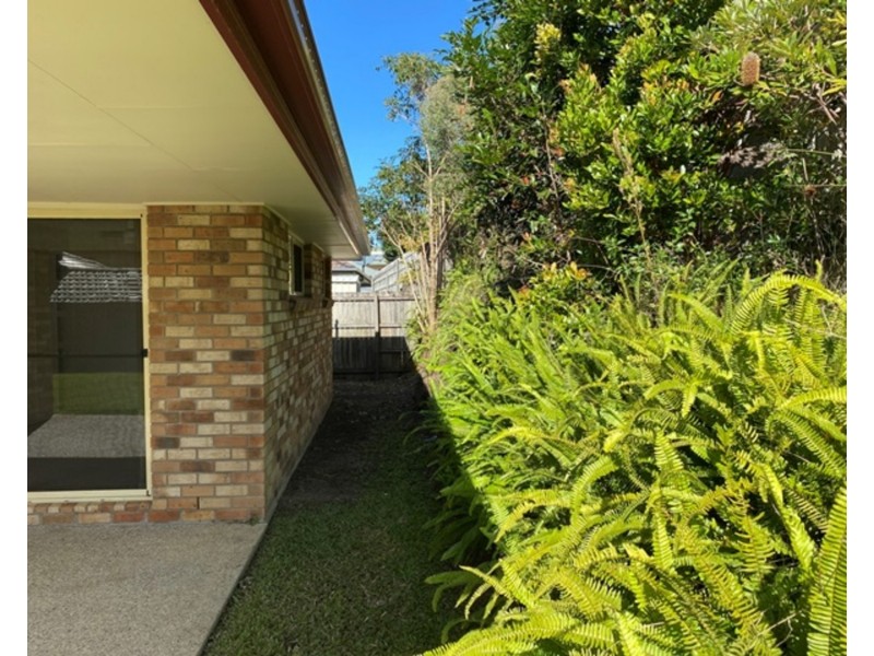 91 Crestwood Drive, Molendinar QLD 4214