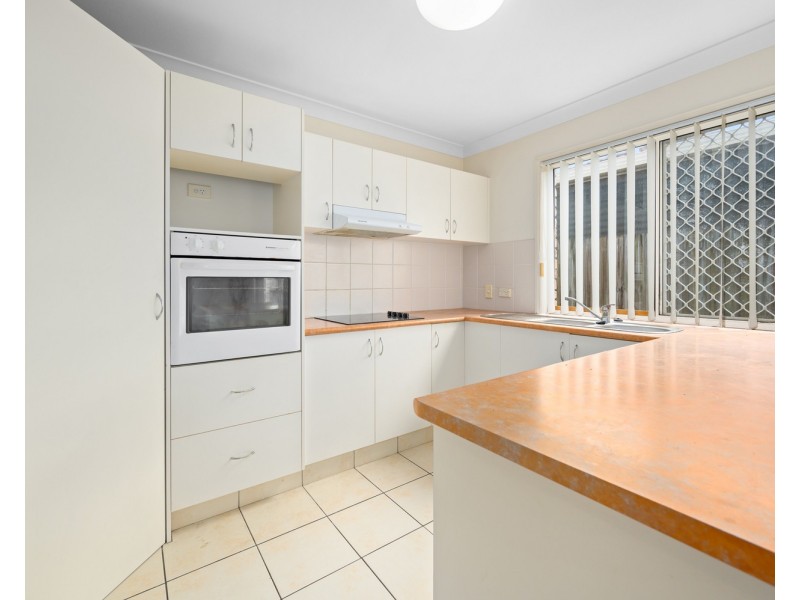 2/24 McMillan Street, Labrador QLD 4215