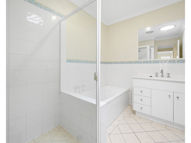 2/24 McMillan Street, Labrador QLD 4215