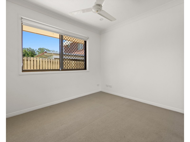 8 Alamau Street, Benowa QLD 4217