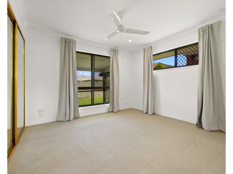 8 Alamau Street, Benowa QLD 4217