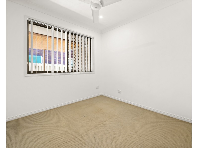 8 Alamau Street, Benowa QLD 4217