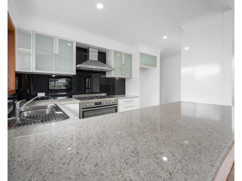 10 Bixa Street, Southport QLD 4215